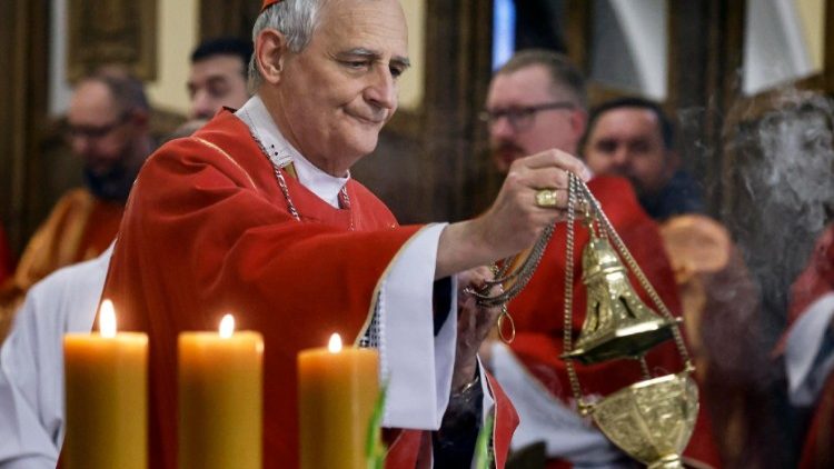 El Cardenal celebra en la Catedral dedicada a la Madre de Dios en Moscú
