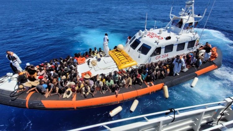 Migranti, nel 2023 oltre 100 mila sbarchi