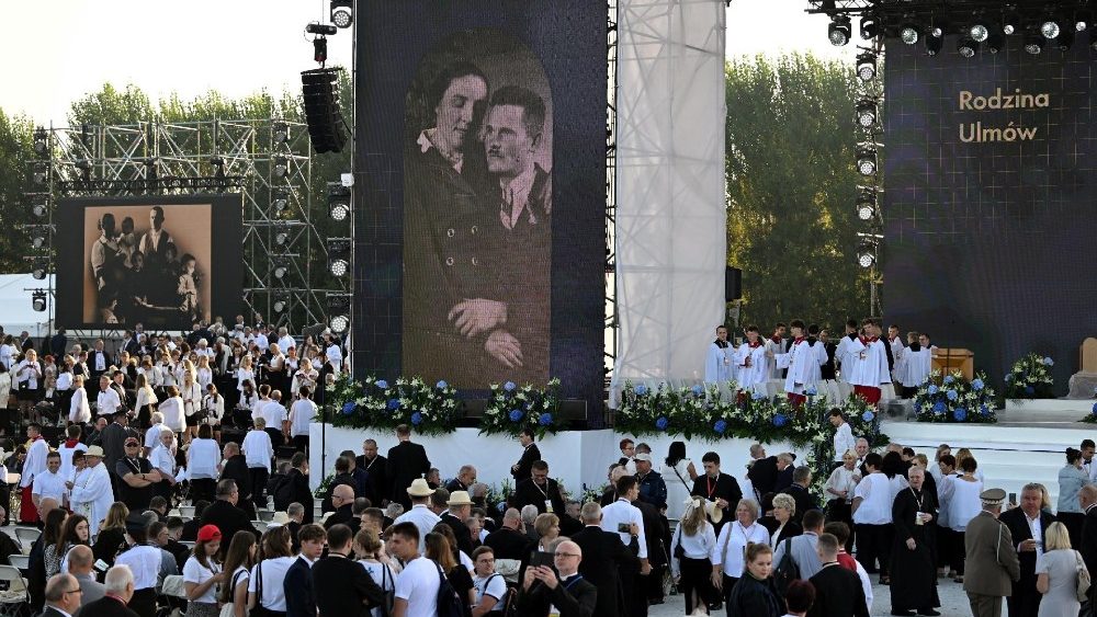 Beatificazione famiglia Ulma - Markowa, Polonia (EPA)