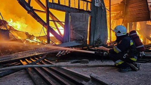 Krajewski en Ucrania: Dolor por el ataque al depósito de Cáritas