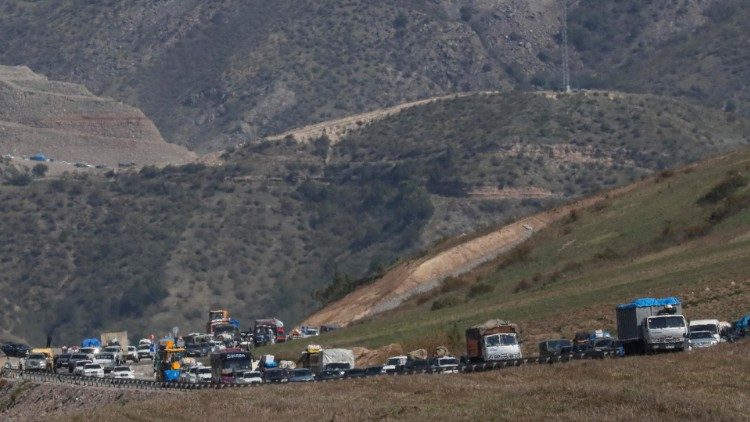 Nagorno Karabakh: migliaia di civili verso l'Armenia