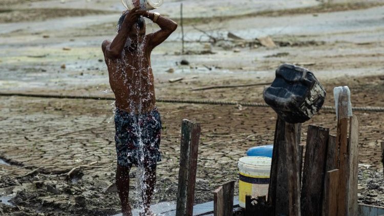Un'immagine della grave siccit in Amazzonia