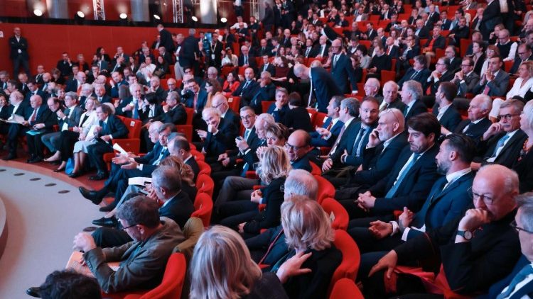 La platea al convegno di Banca Intesa 'Nessuno Esclus