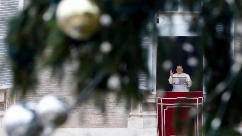 El Papa, Ángelus: Sigue habiendo quienes sufren y mueren por dar testimonio de Jesús
