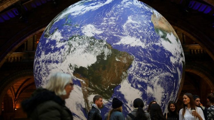 La planète Terre exposée au Museum d'Histoire naturelle de Londres, le 30 novembre 2018 
