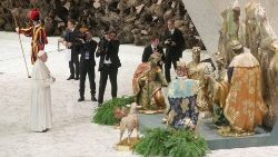 pope-francis-prays-in-front-of-the-nativity-s-1544003036936.JPG