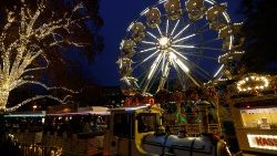 a-general-view-shows-the-christmas-market-in--1545240245559.JPG
