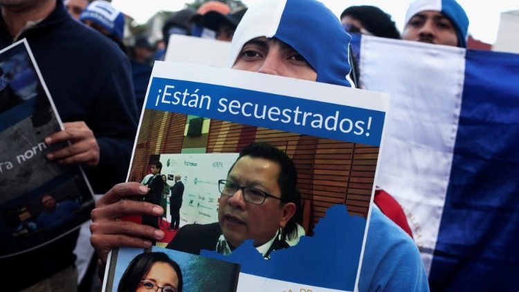 Manifestazione a Managua contro arresto del direttore della Tv d'opposizione