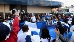 nicaraguans-living-in-costa-rica-protest-afte-1545525236762.JPG