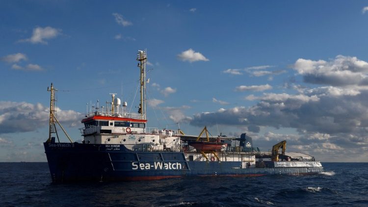 Das zivile Rettungsschiff Sea-Watch 3 ist seit Tagen im Mittelmeer blockiert