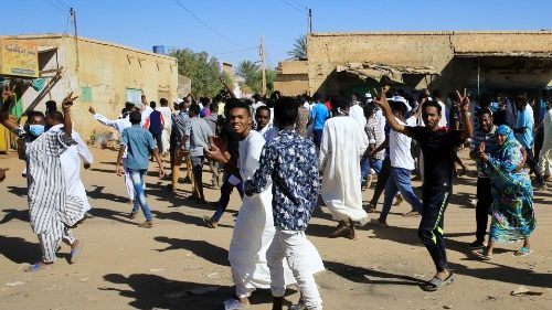 Au Soudan, les manifestations gagnent Khartoum et le Darfour