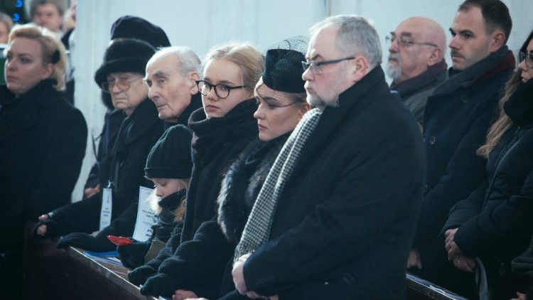 Gdańsk: pogrzeb Pawła Adamowicza 