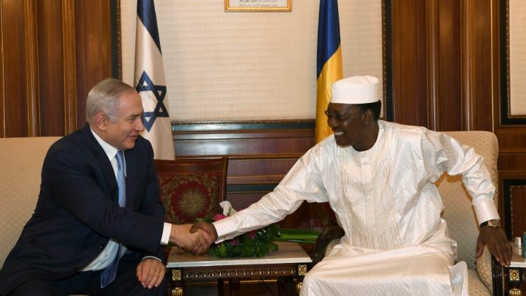 Le Premier ministre israélien Benjamin Netanyahu et le président tchadien Idriss Deby, à N'Djaména, au Tchad, le 20 janvier 2019. 