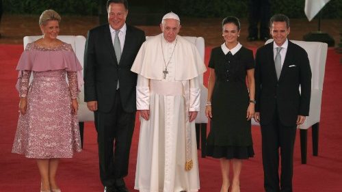 Papst Franziskus fordert in Panama Absage an Korruption