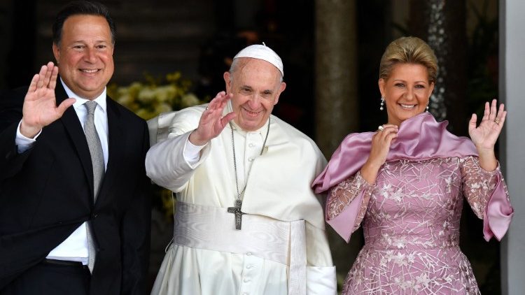 Pope Francis is welcomed by Panama's President Juan Carlos Varela and his wife Lorena Castillo at Las Garzas Presidential Palace in Panama City