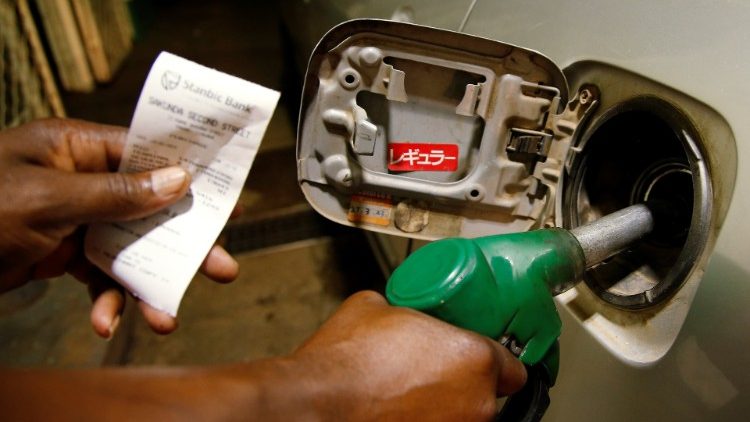 In Simbabwe sorgen steigende Treibstoffpreise seit Tagen für Auseinandersetzungen