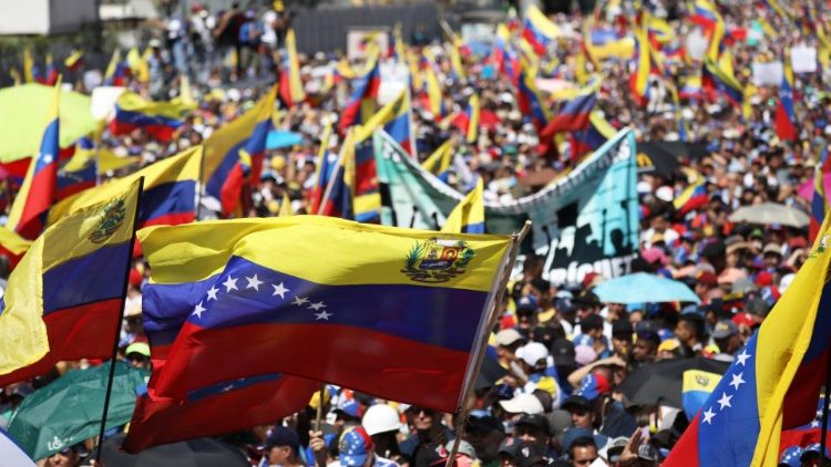 Maduro prosi o interwencję Papieża, Kościół odpowiada