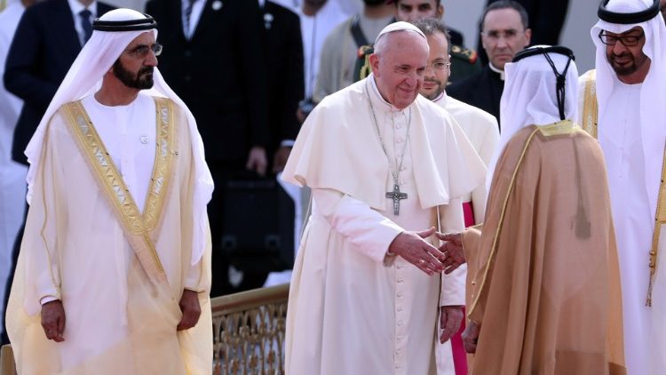 البابا فرنسيس يصل أبو ظبي