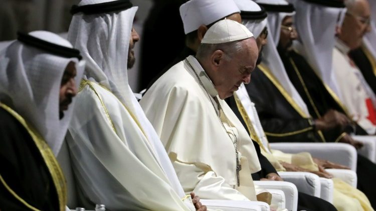 Pope Francis (R) and Egypt's Azhar Grand Imam Sheikh Ahmed al-Tayeb arrive to attend the Founders Memorial event in Abu Dhabi on February 4, 2019. (Photo by Vincenzo PINTO / AFP)