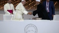 pope-francis-shakes-hands-with-grand-imam-of--1549298043955.JPG