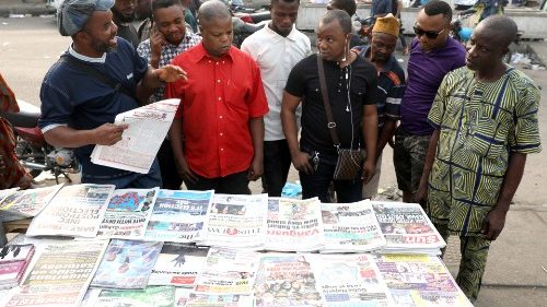 Nigeria: card. Onaiyekan, rinvio elezioni è vergogna per il Paese