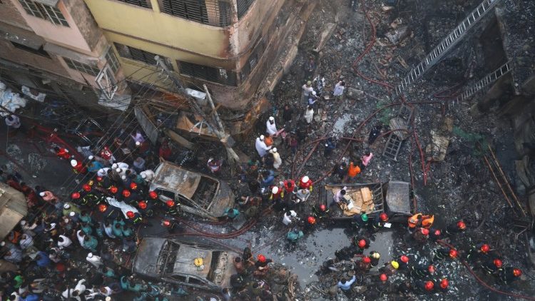 बंगलादेश की इमारतों में आग लगने की घटना