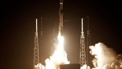 a-spacex-falcon-9-rocket-carrying-israel-s-fi-1550801705392.JPG