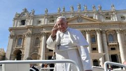 pope-francis-holds-weekly-audience-at-the-vat-1551275745133.JPG