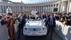 pope-francis-holds-weekly-audience-at-the-vat-1551275747716.JPG