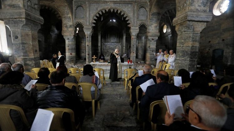 Kristjani v Mosulu, Sirija, med sveto mašo 