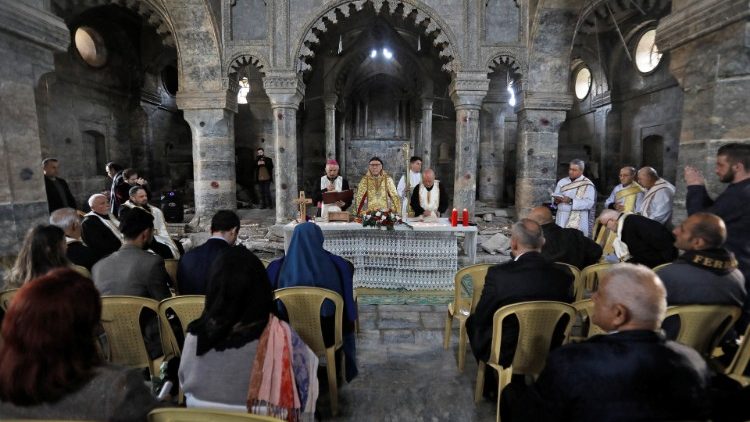 Литургия в църквата "Свети Тома" в Мосул
