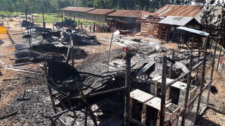 Una delle strutture colpite dagli attacchi nell'est della Repubblica Democratica del Congo 