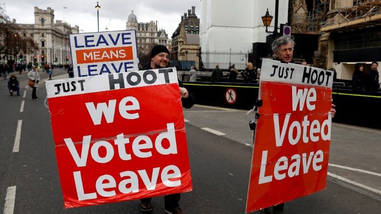 Pro-Brexit supporters demonstrate outside the Houses of Parliament