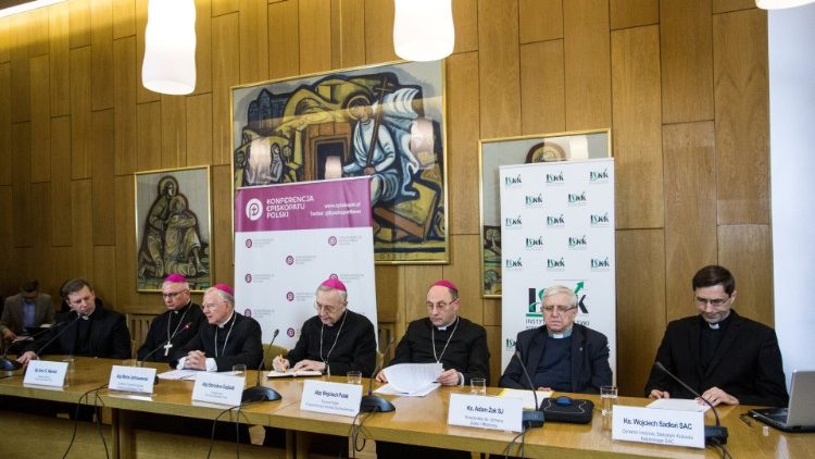 Spaudos konferencija Lenkijos vyskupų konferencijos būstinėje