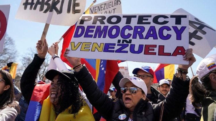 Marsze przeciw polityce prezydenta Maduro