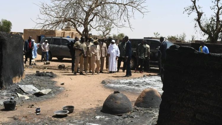 Predsjednik Malija, Ibrahim Boubacar Keita, u posjetu selu Ogossagou nakon napada