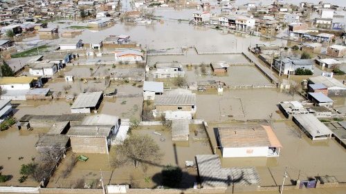 Pesar do Papa pelas vítimas das inundações no Irã