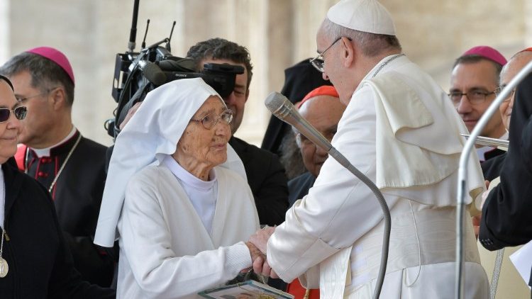 Pope Francis felicitated Sr. Concepta Esu for her sacrifical life in Central Africa