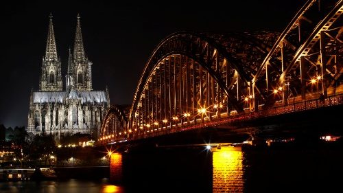 D: Bandansagen im Kölner Dom auch in „kölscher Sproch“ 