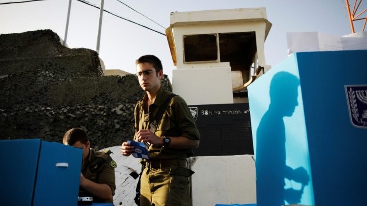 Seggio elettorale in una base militare israeliana