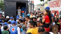 workers-of-venezuelan-red-cross-distribute-hu-1555447746042.JPG