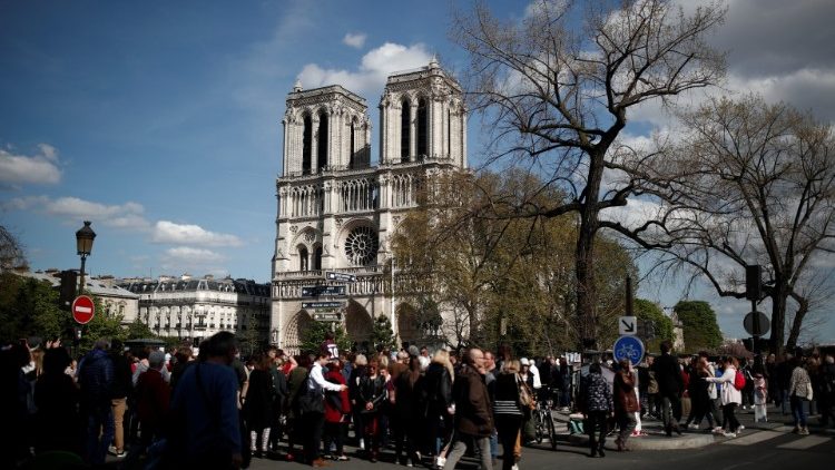 Notre Dame de Paris, deux jours après l'incendie du 15 avril 2019. 