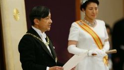 japan-s-emperor-naruhito--flanked-by-empress--1556678396648.JPG