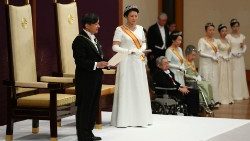 japan-s-emperor-naruhito--flanked-by-empress--1556680802514.JPG