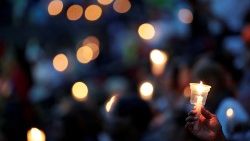 people-attend-a-candlelight-vigil-held-for-vi-1557127141044.JPG