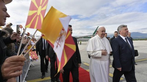 Papst Franziskus trifft in Nordmazedonien ein