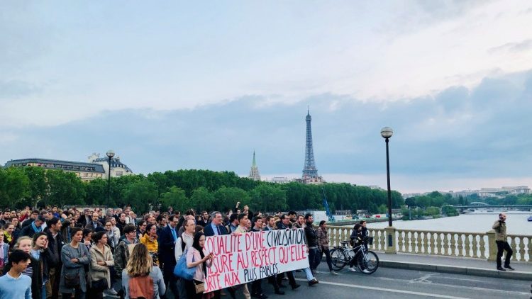 Маніфестаці в Парижі на захист Ламберта