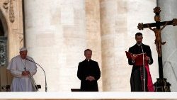 pope-francis-holds-weekly-audience-at-the-vat-1558511635844.JPG