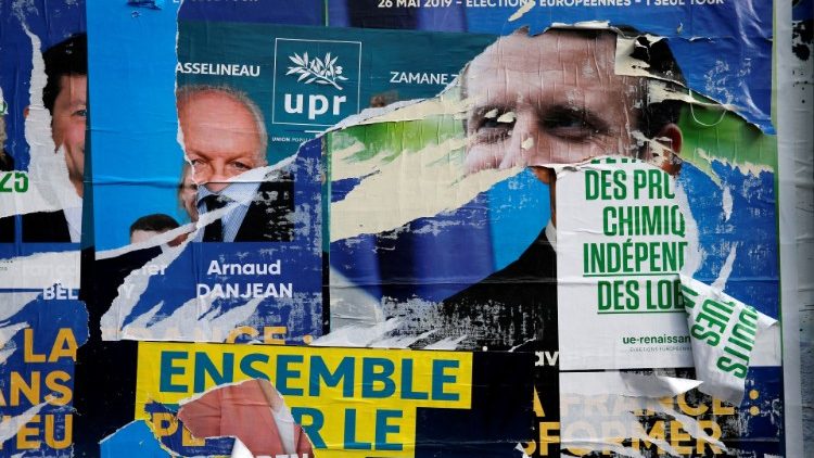 Wahlplakate in Cambrai (Frankreich)