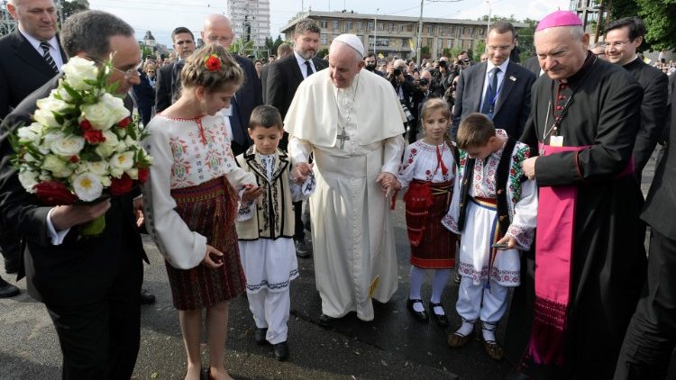 Апостолска посета на Романија; Папата Фрањо се сретна со млади и семејства во Јаш 